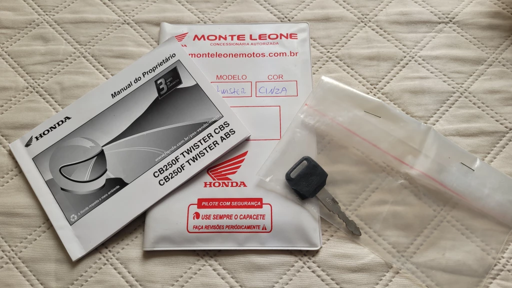 Foto HONDA CB 250 TWISTER/FLEXONE 2022