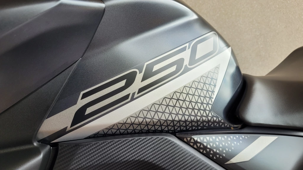 Foto HONDA CB 250 TWISTER/FLEXONE 2022