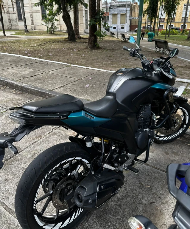 Foto YAMAHA YZF R-15 155 ABS 2024