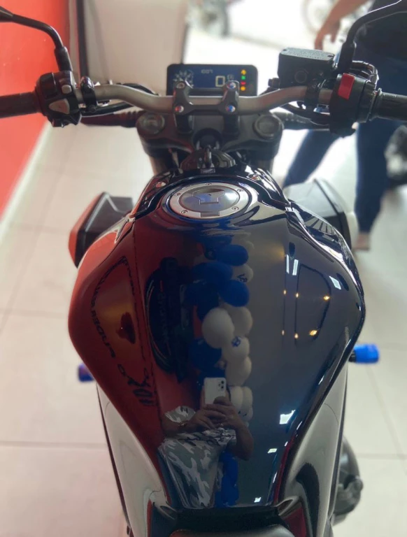 Foto HONDA CB 650R 2021