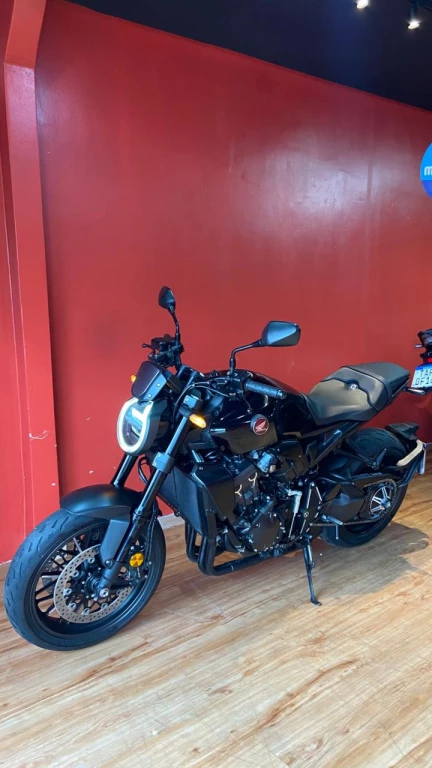 Foto HONDA CB 1000R Black Edition 2023