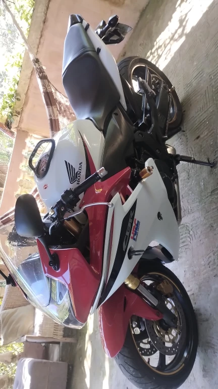 imagem moto HONDA CBR 600 F 2012