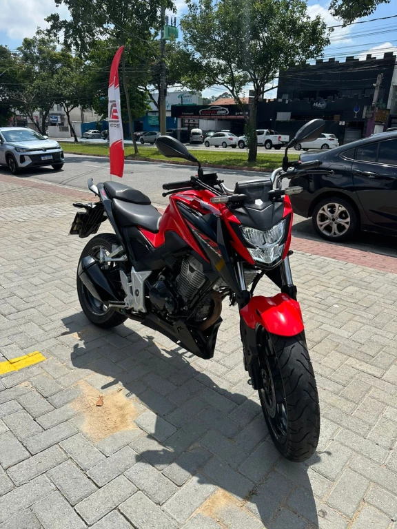 imagem moto HONDA CB 300F Twister Flex 2023