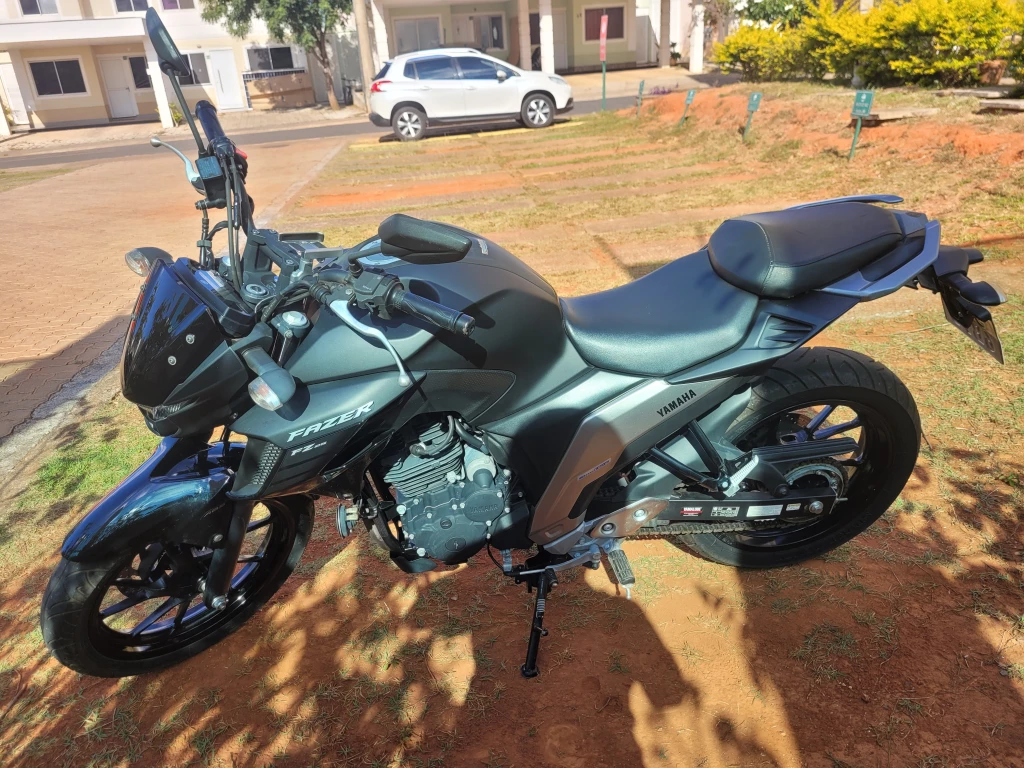 Foto YAMAHA FZ25 250 FAZER FLEX 2023