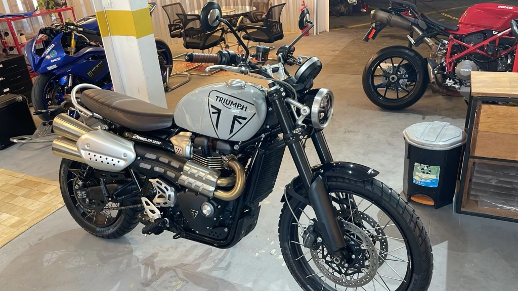 imagem moto TRIUMPH SCRAMBLER 1200 X 2024