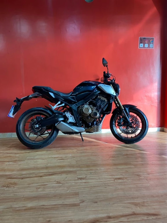 imagem moto HONDA CB 650R 2022