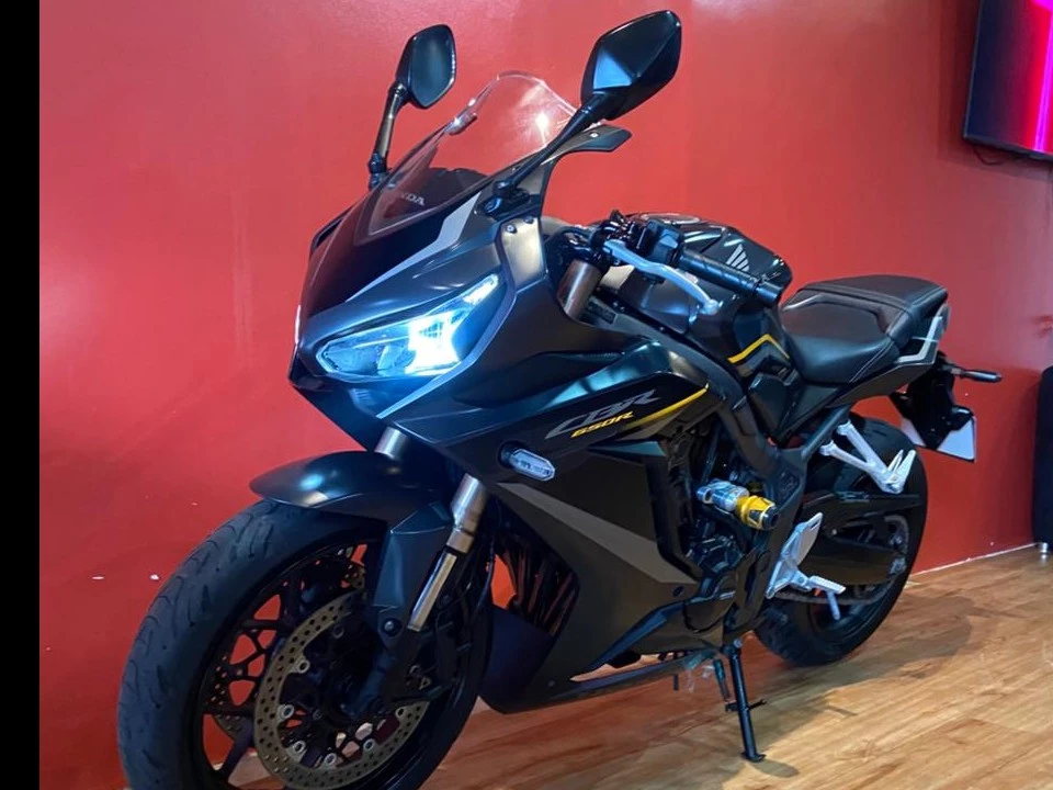 imagem moto HONDA CBR 650 R 2023