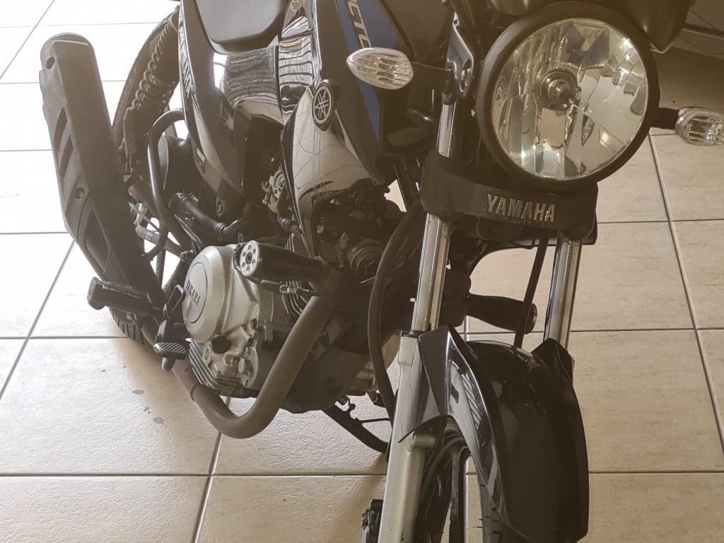 Foto YAMAHA YBR 125 FACTOR ED/FACTOR EDITION 2015
