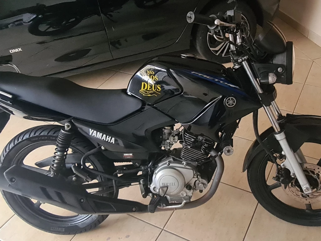 Foto YAMAHA YBR 125 FACTOR ED/FACTOR EDITION 2015