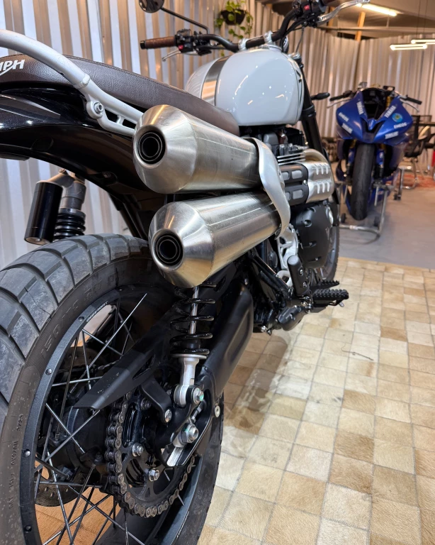 Miniatura da foto 3 - Triumph Scrambler 1200 X 2024
