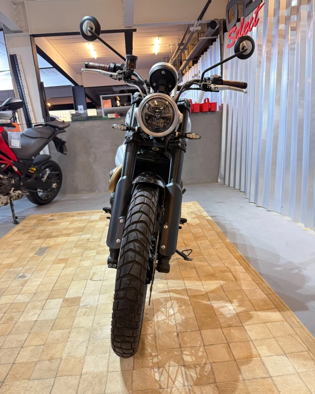 Miniatura da foto 2 - Triumph Scrambler 1200 X 2024