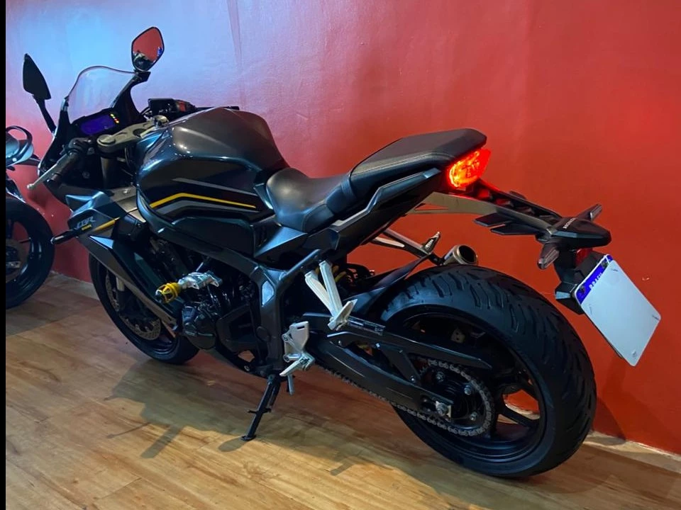 imagem moto HONDA CBR 650 R 2023