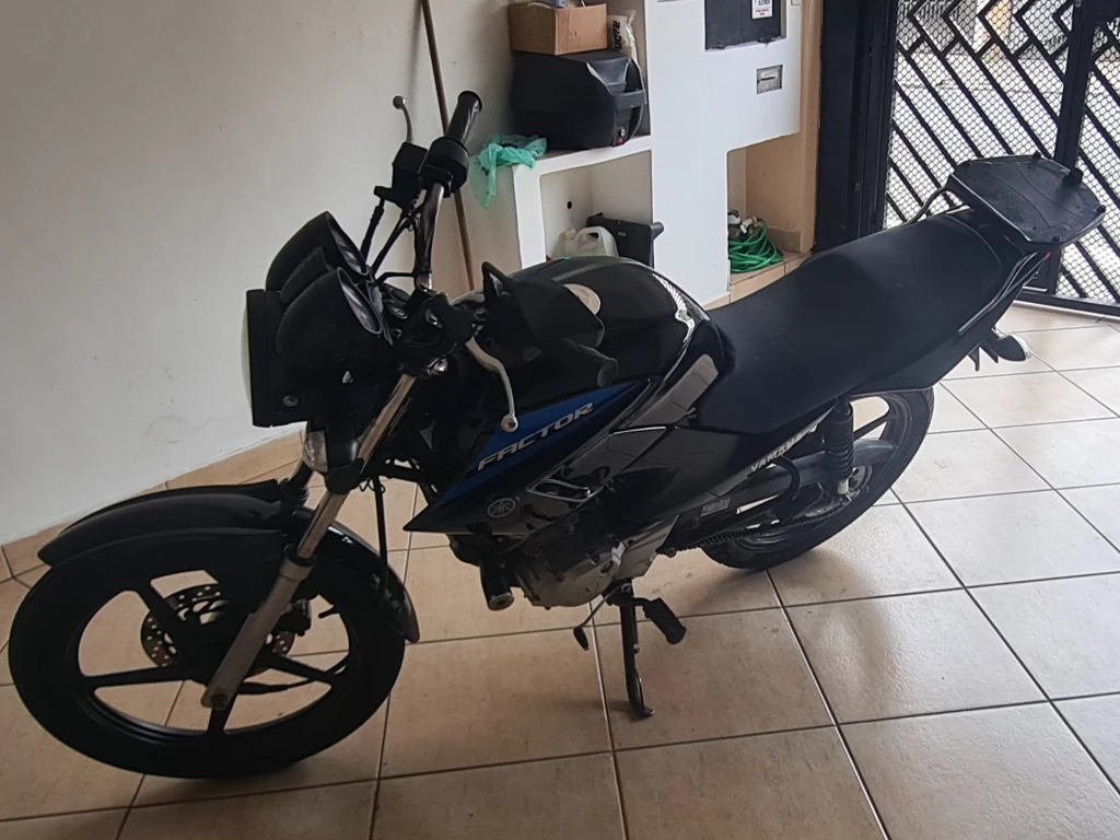 Foto YAMAHA YBR 125 FACTOR ED/FACTOR EDITION 2015