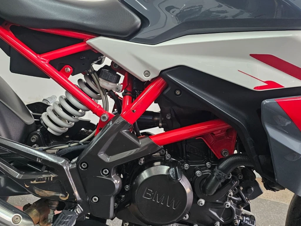 Miniatura da foto 8 - BMW G 310 R 2023