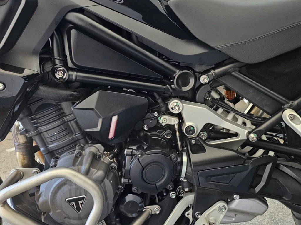 Foto TRIUMPH TIGER 1200 RALLY BLACK Edition 2025