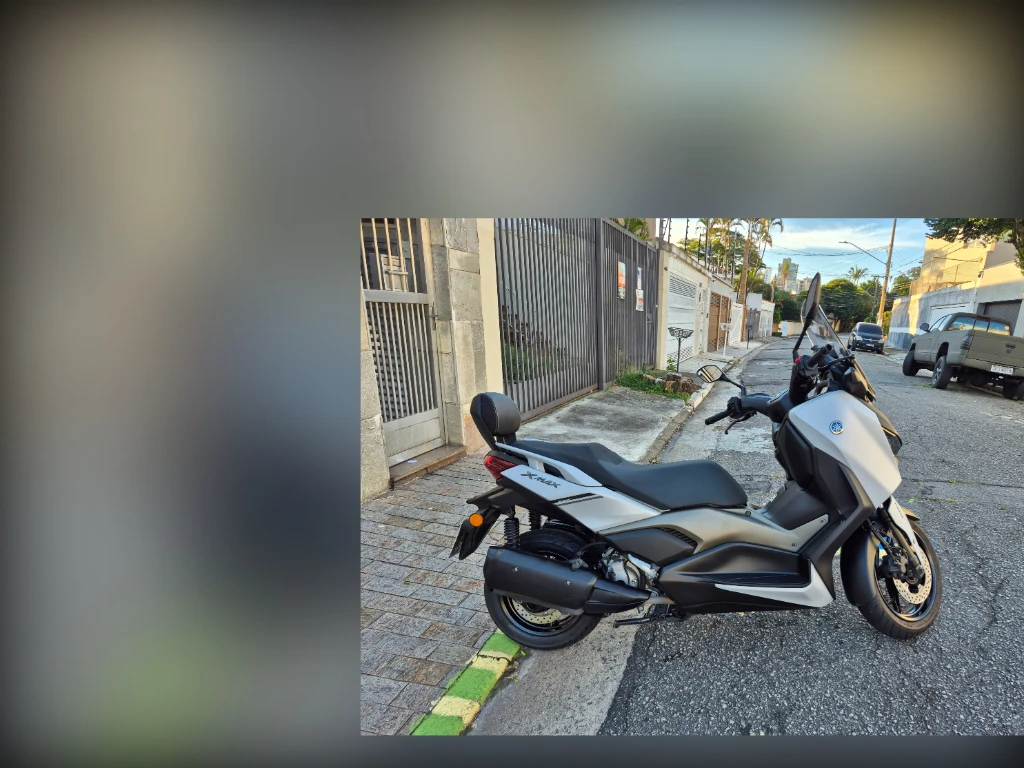 Foto YAMAHA XMAX 250 ABS 2025