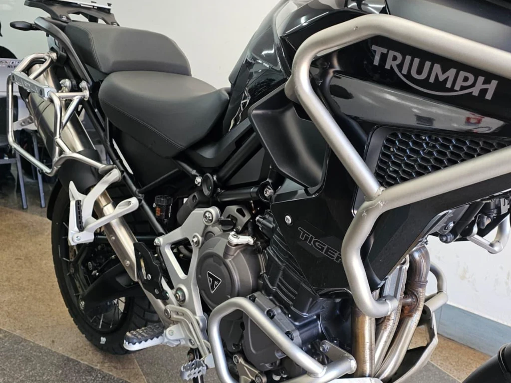 Foto TRIUMPH TIGER 1200 RALLY BLACK Edition 2025