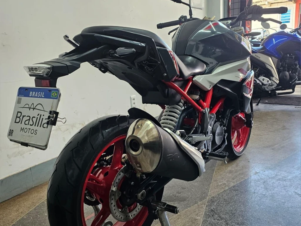 Miniatura da foto 2 - BMW G 310 R 2023