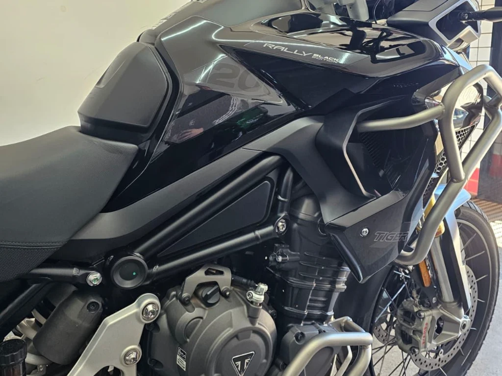 Foto TRIUMPH TIGER 1200 RALLY BLACK Edition 2025