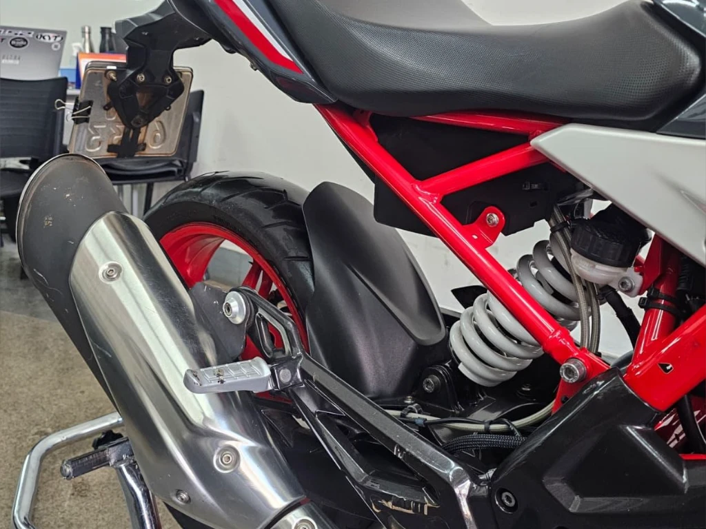 Miniatura da foto 6 - BMW G 310 R 2023