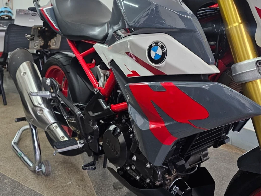 Miniatura da foto 11 - BMW G 310 R 2023
