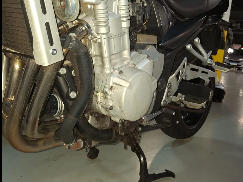 Miniatura da foto 4 - Suzuki Bandit 1250S 2010