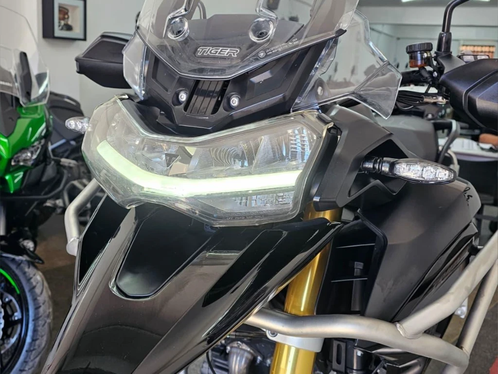 Foto TRIUMPH TIGER 1200 RALLY BLACK Edition 2025