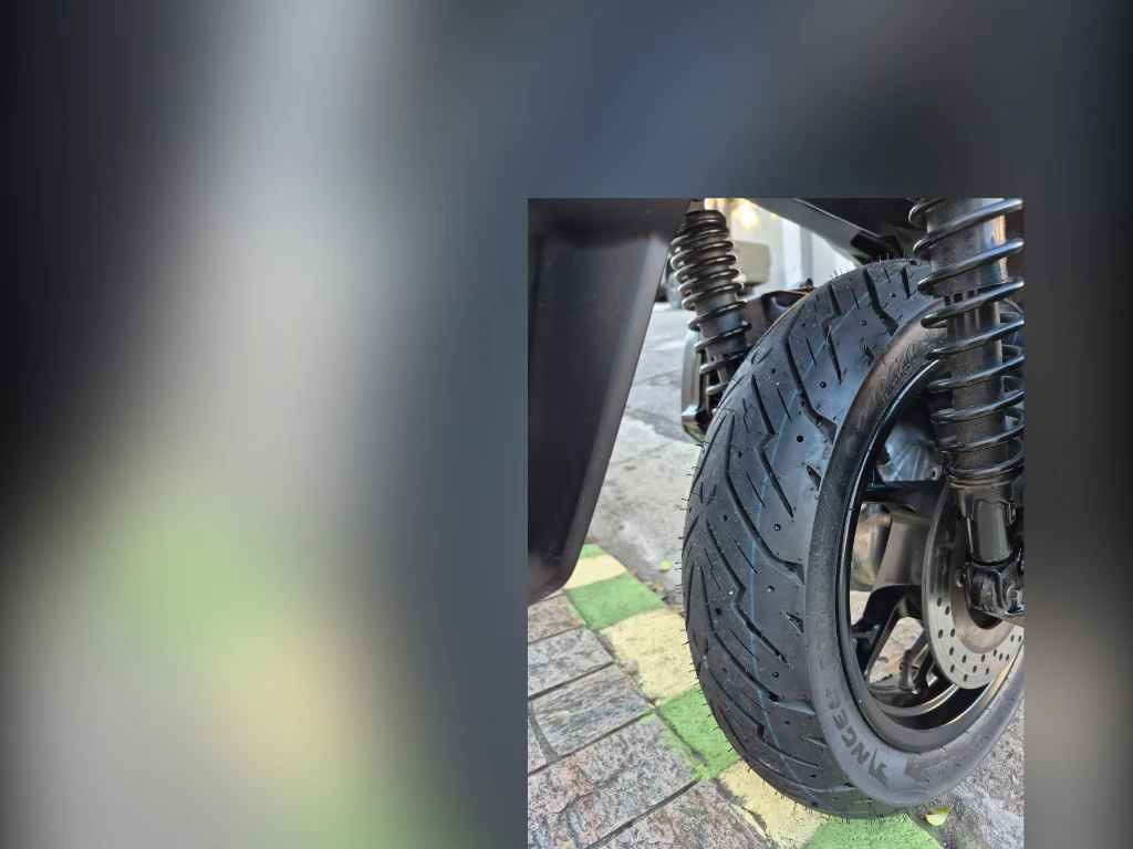 Foto YAMAHA XMAX 250 ABS 2025