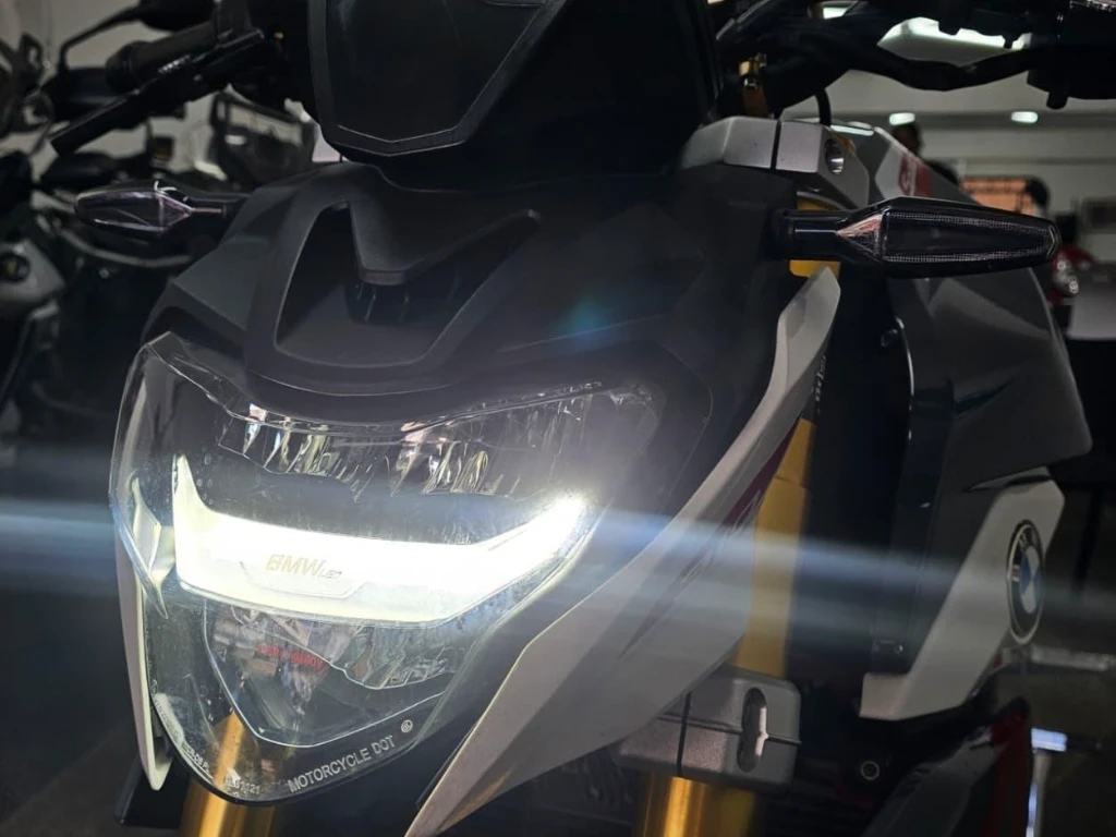 Miniatura da foto 12 - BMW G 310 R 2023