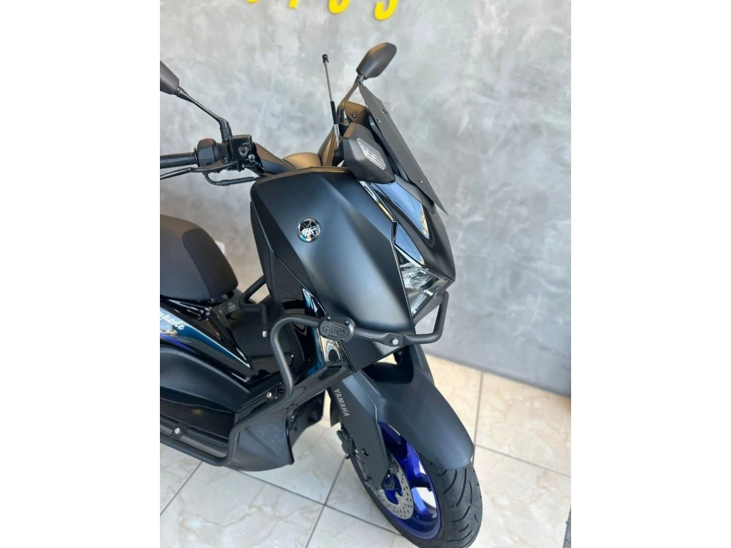 Yamaha Xmax 300 Connected 2025 preta à venda no Motonline - foto 9 de 14