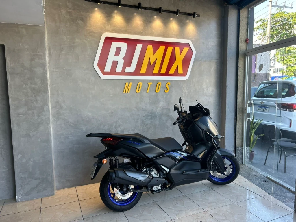 Yamaha Xmax 300 Connected 2025 preta à venda no Motonline - foto 10 de 14
