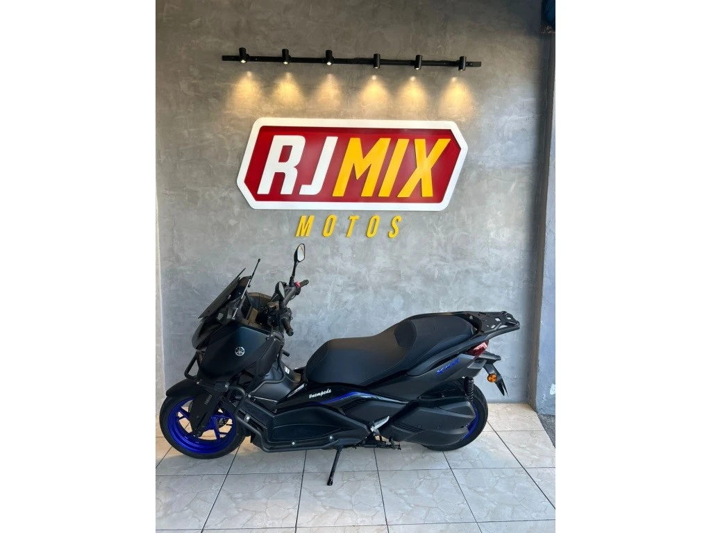 Yamaha Xmax 300 Connected 2025 preta à venda no Motonline - foto 7 de 14