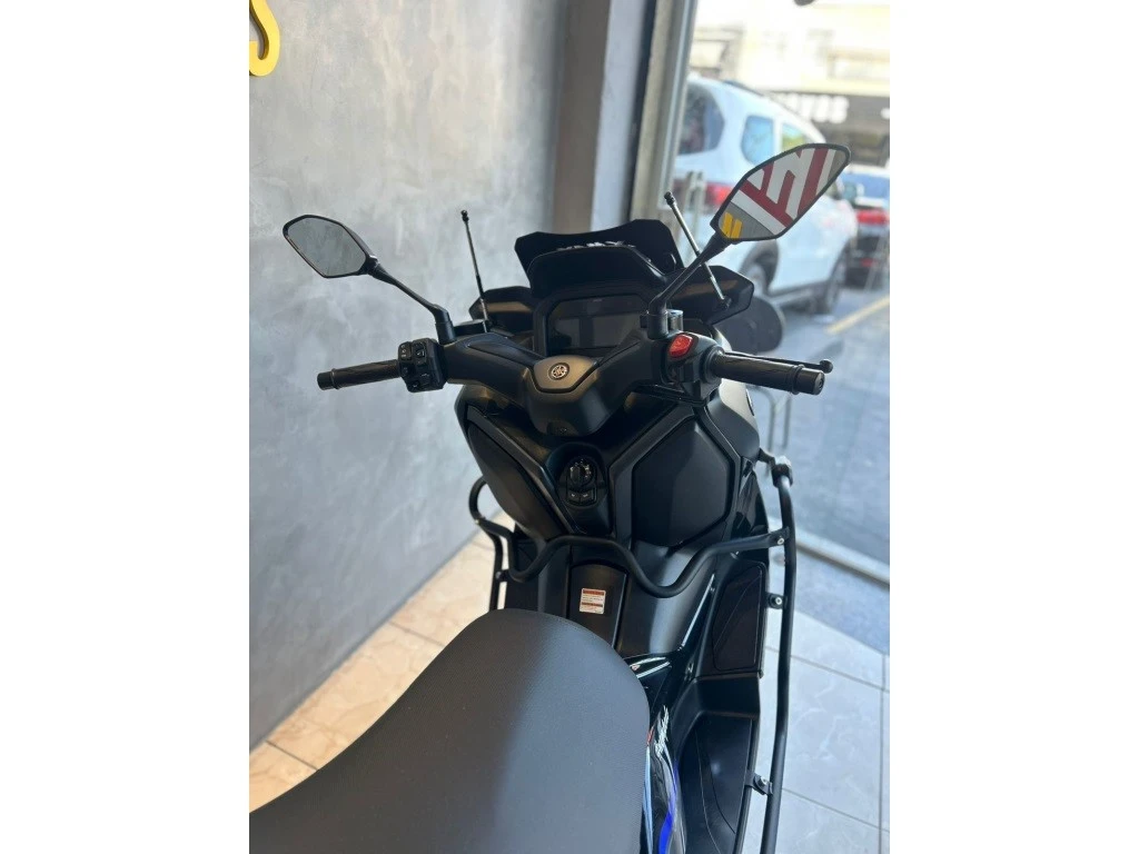 Yamaha Xmax 300 Connected 2025 preta à venda no Motonline - foto 8 de 14
