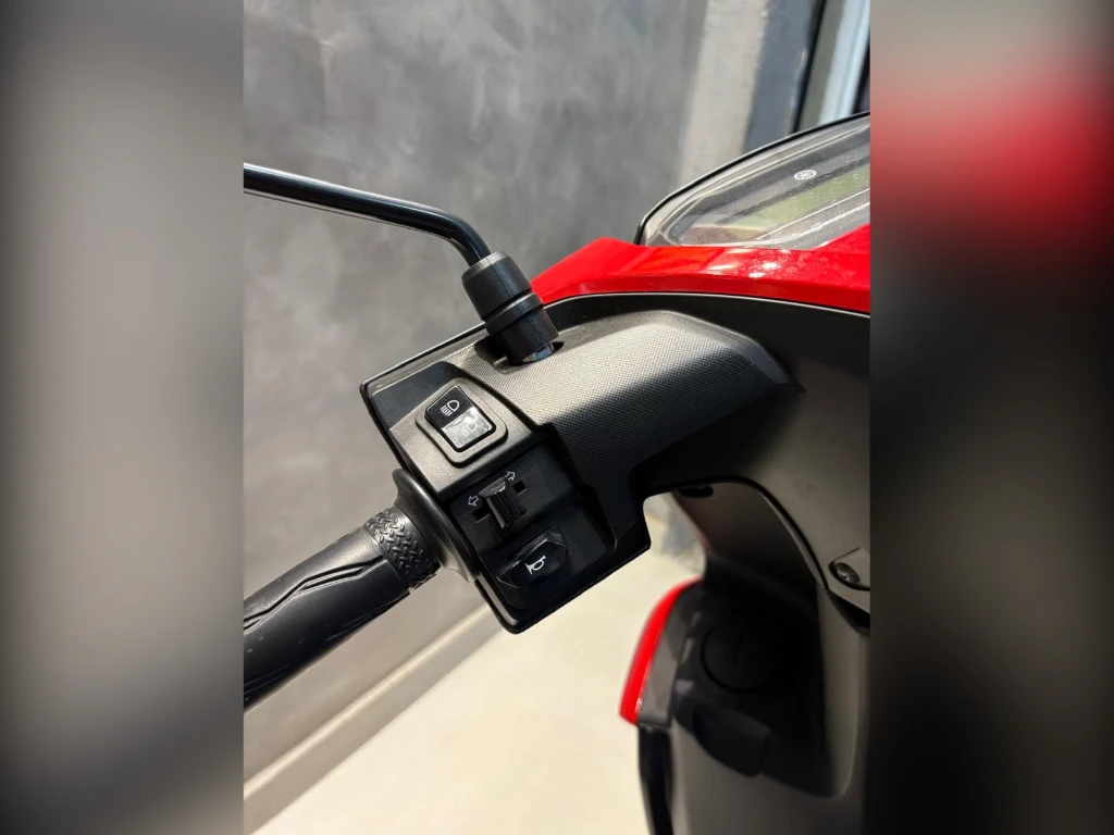 Yamaha Fluo 125 Connected 2026 vermelha à venda no Motonline - foto 6 de 6