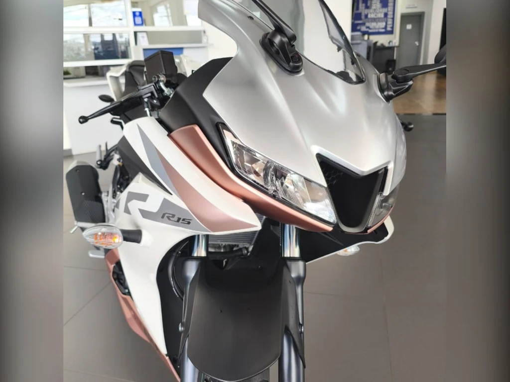 Yamaha YZF R-15 155 ABS 2026 branca à venda no Motonline - foto 5 de 5