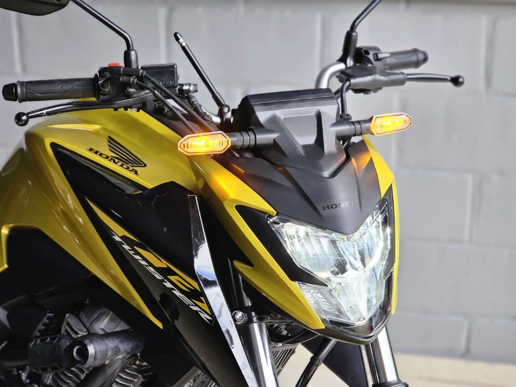 Honda CB 300F Twister Flex 2023 dourada à venda no Motonline - foto 10 de 14