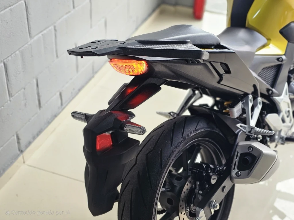 Honda CB 300F Twister Flex 2023 dourada à venda no Motonline - foto 6 de 14