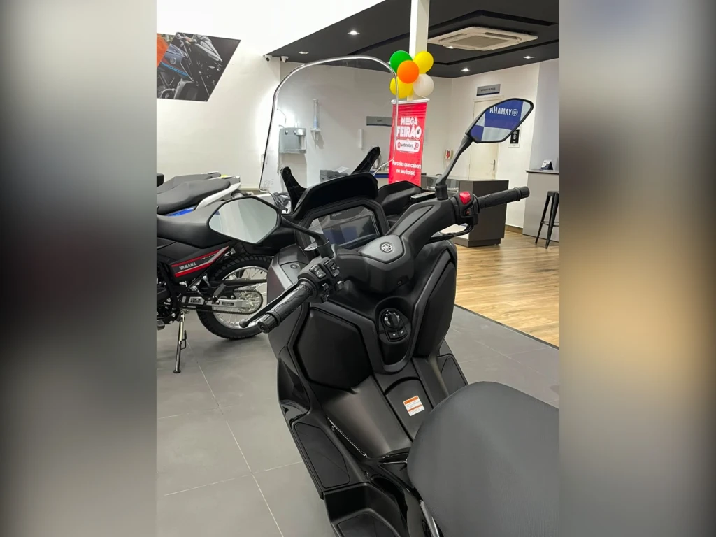Yamaha Xmax 300 Connected 2026 preta à venda no Motonline - foto 4 de 8