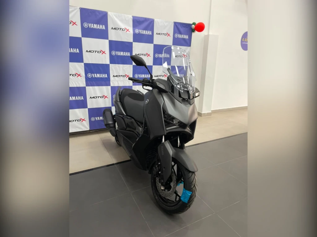 Yamaha Xmax 300 Connected 2026 preta à venda no Motonline - foto 7 de 8