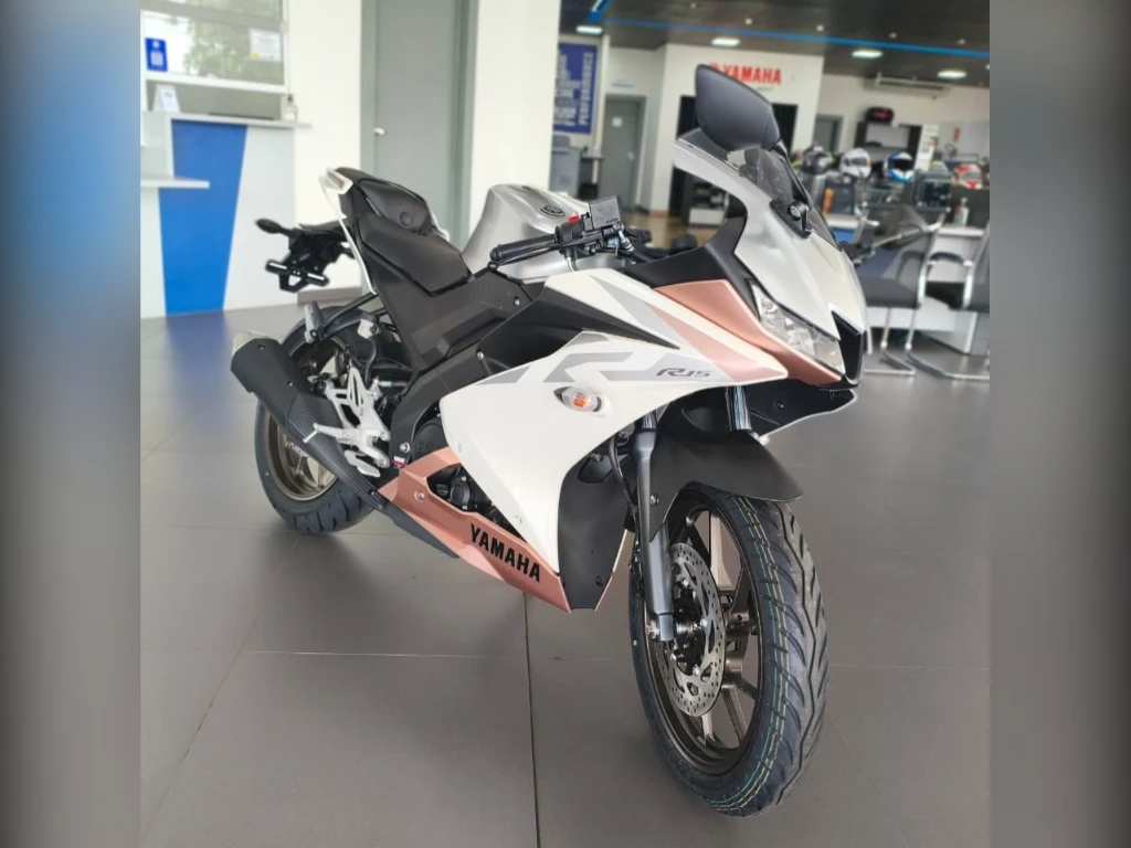 Yamaha YZF R-15 155 ABS 2026 branca à venda no Motonline - foto 2 de 5