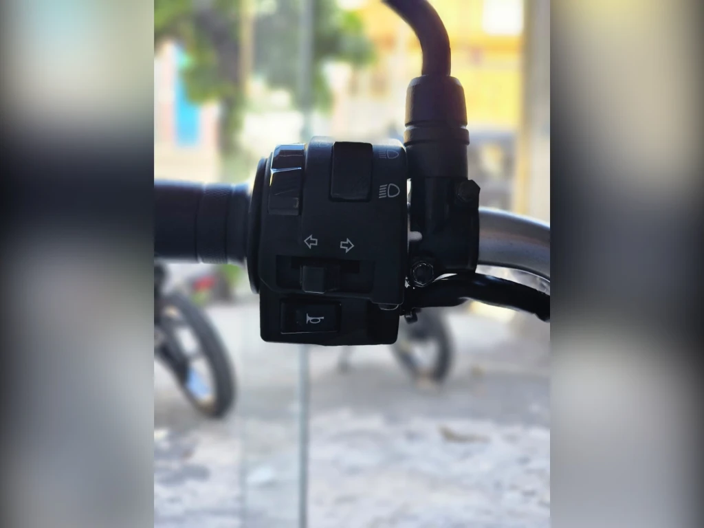 Yamaha XTZ 250 Lander Connected 2026 cinza à venda no Motonline - foto 10 de 18