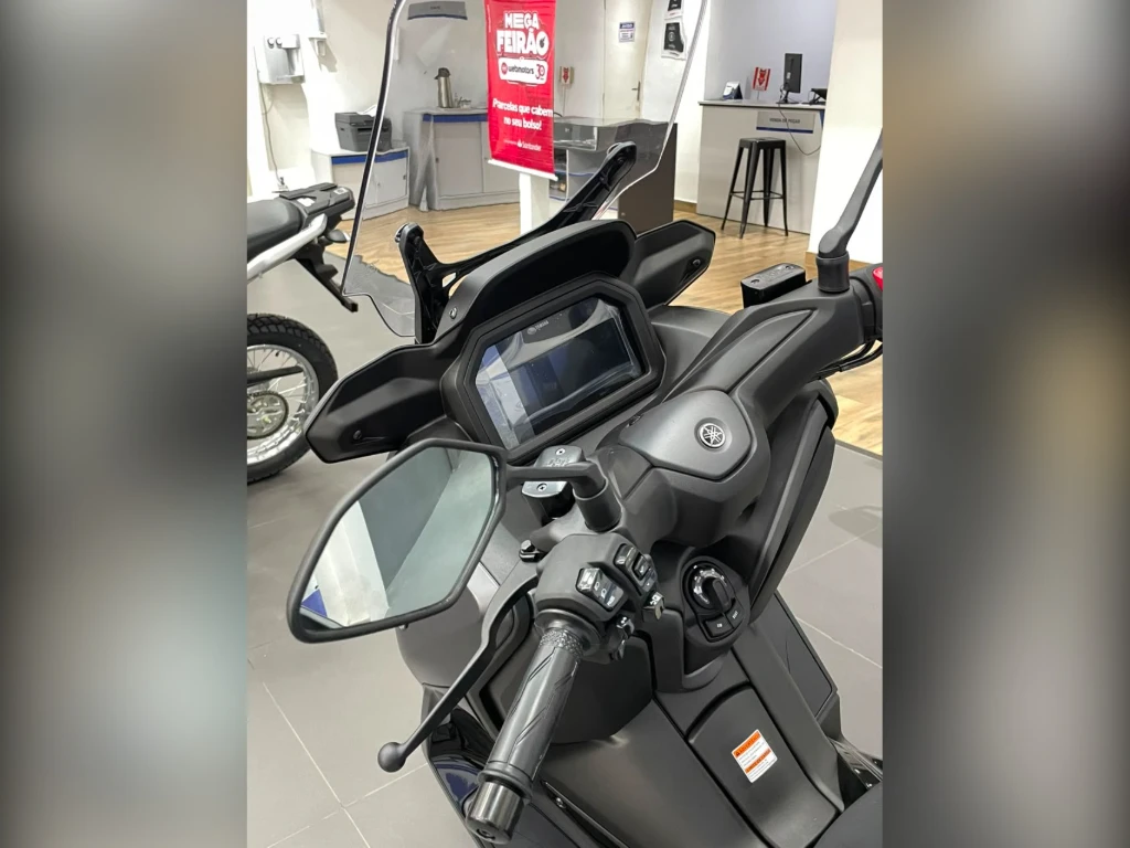 Yamaha Xmax 300 Connected 2026 preta à venda no Motonline - foto 3 de 8