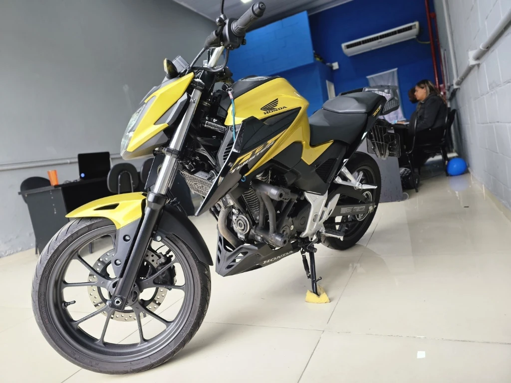 Honda CB 300F Twister Flex 2023 dourada à venda no Motonline - foto 2 de 14