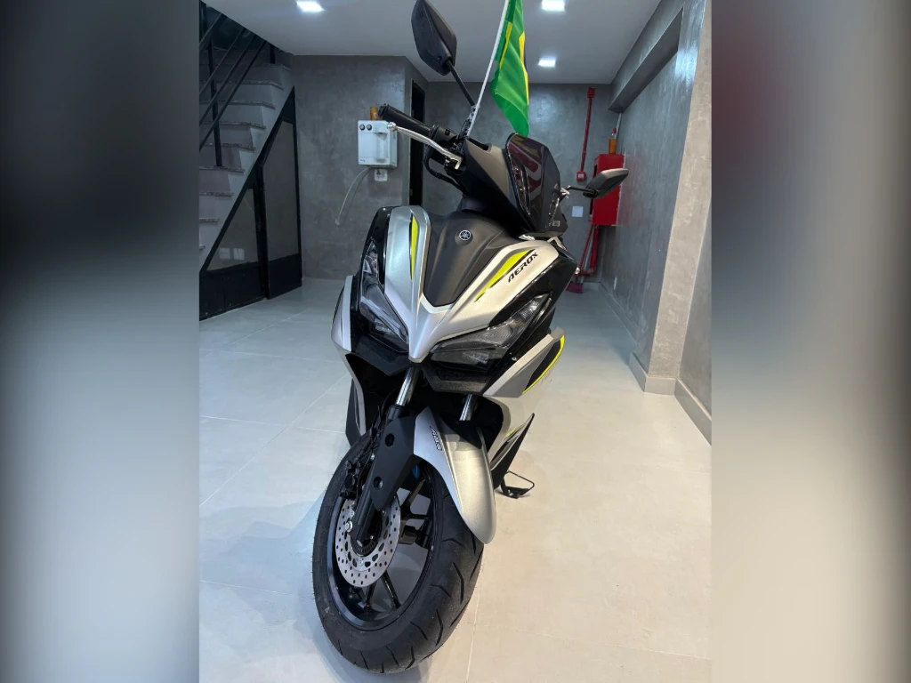 Yamaha Aerox Connected ABS 2026 prata à venda no Motonline - foto 6 de 7