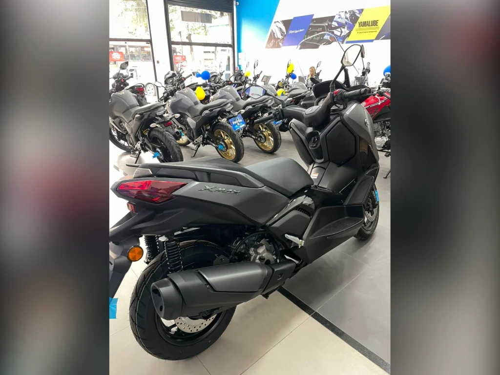 Yamaha Xmax 300 Connected 2026 preta à venda no Motonline - foto 5 de 8