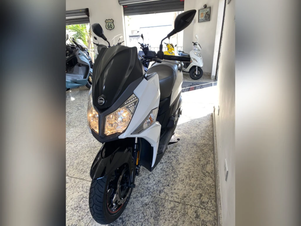 Miniatura da foto 4 - Dafra Cruisym 150 2022