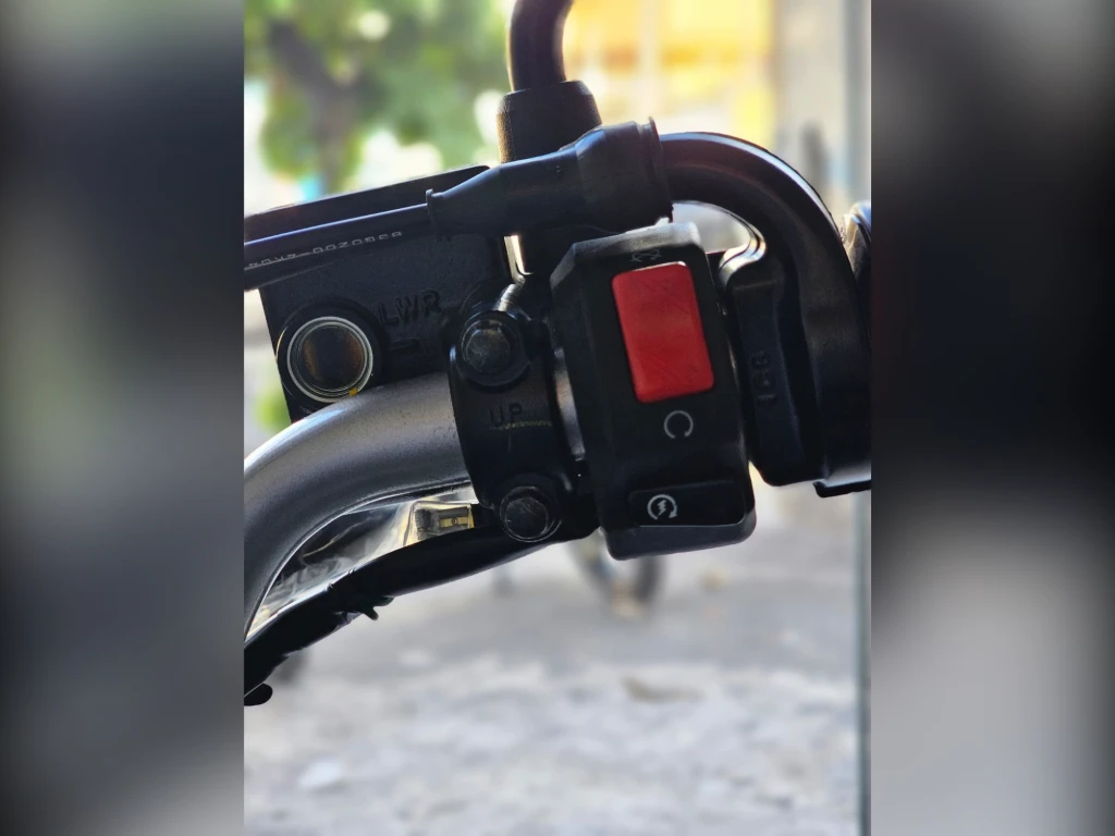 Yamaha XTZ 250 Lander Connected 2026 cinza à venda no Motonline - foto 9 de 18