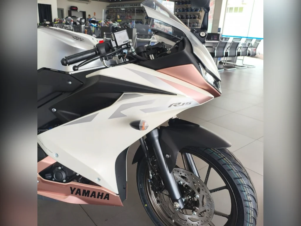 Yamaha YZF R-15 155 ABS 2026 branca à venda no Motonline - foto 4 de 5
