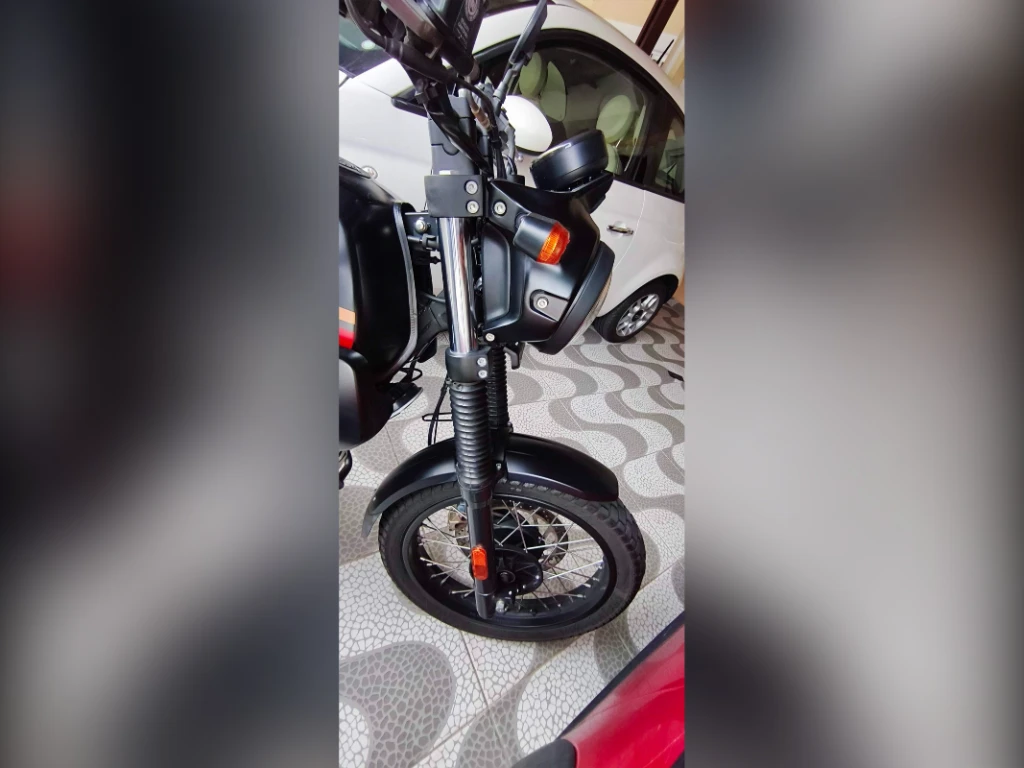 Foto Royal Enfield Scram 411 EFI 2023