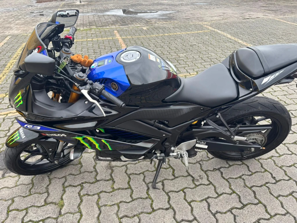 Yamaha YZF R-3 321/ABS 2022 preta à venda no Motonline - foto 3 de 7